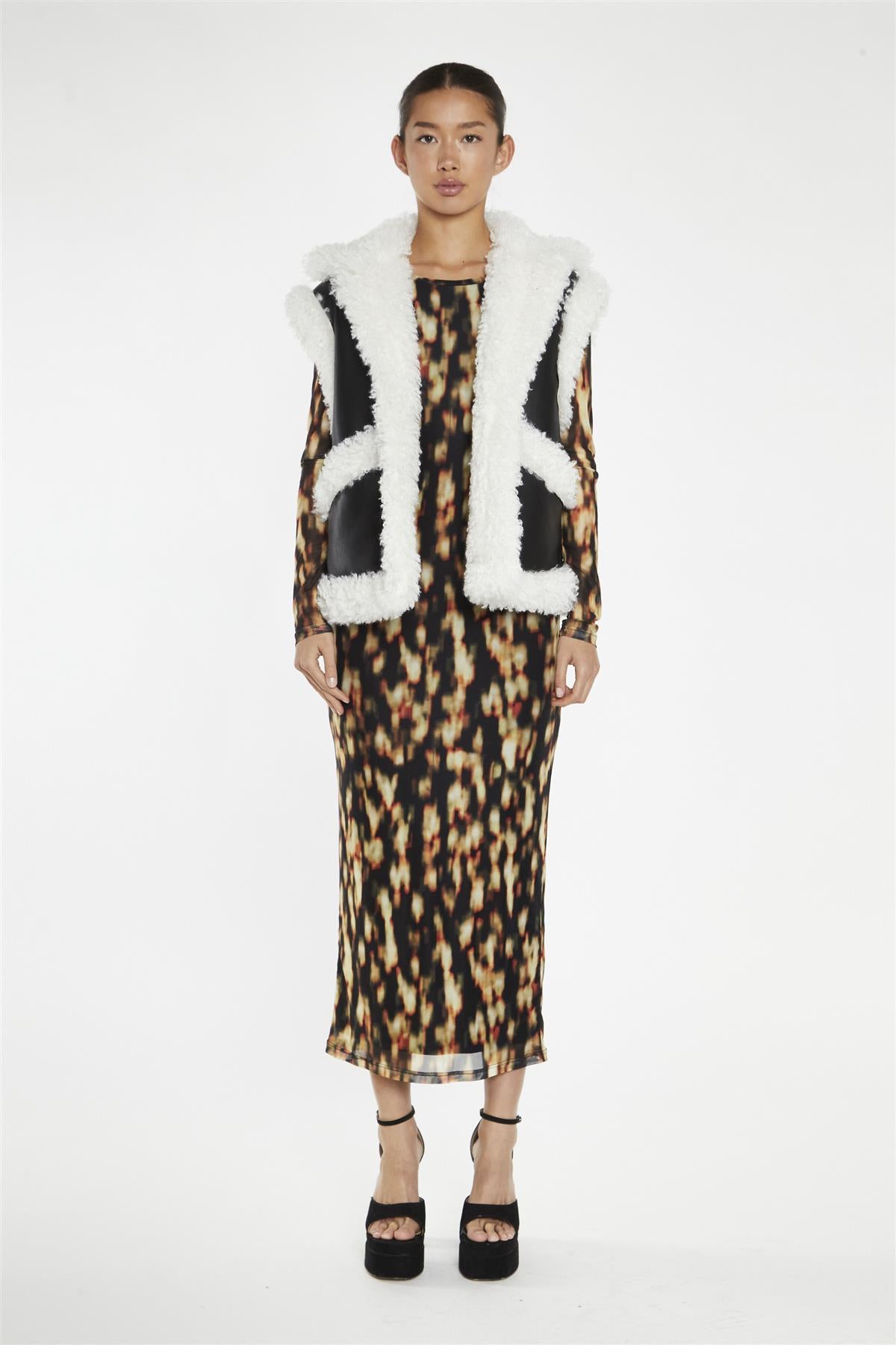 francespenny.shopblack-white-faux-shearling-trim-oversized-gilet_1.jpg